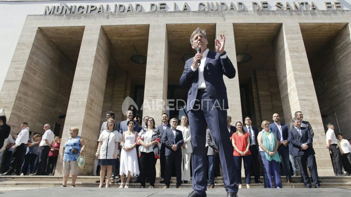 El acto de asunción de Jatón en la explanada municipal