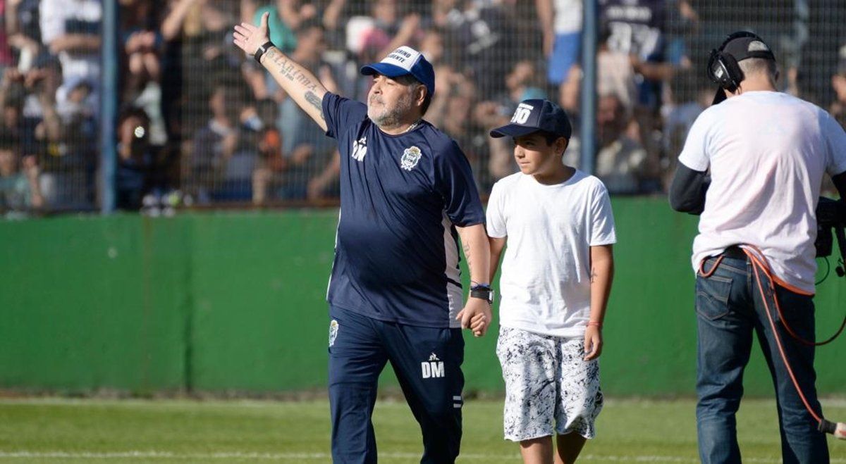 Sin Maradona, Gimnasia superó a Almirante Brown en dos amistosos