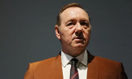Kevin Spacey quiere presentarse voluntariamente ante la corte británica, por las causas de abuso Kevin Spacey quiere presentarse voluntariamente ante la corte británica, por las causas de abuso