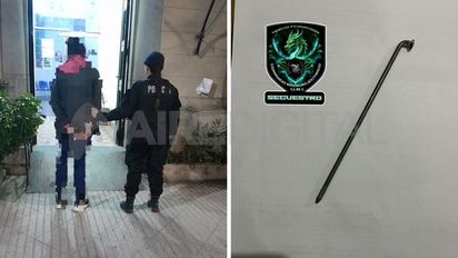 La detuvieron en barrio Barranquitas cuando andaba escondiéndose entre los autos con una chuza en la mano
