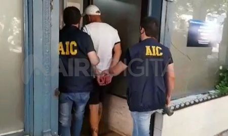 Tras un operativo, el evadido fue localizado cuando salía de una vivienda en calle Rivadavia al 4700 en barrio Adelina de Santo Tomé. Tras un operativo, el evadido fue localizado cuando salía de una vivienda en calle Rivadavia al 4700 en barrio Adelina de Santo Tomé.