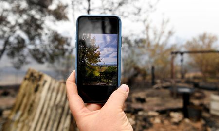 una modelo recauda 700.000 dolares para combatir los incendios en australia enviando fotos suyas desnudas a los donantes una modelo recauda 700.000 dolares para combatir los incendios en australia enviando fotos suyas desnudas a los donantes