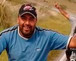 Alejandro Ochoa fue secuestrado por desconocidos que se lo llevaron a bordo de un vehículo, según declararon los vecinos. Alejandro Ochoa fue secuestrado por desconocidos que se lo llevaron a bordo de un vehículo, según declararon los vecinos.