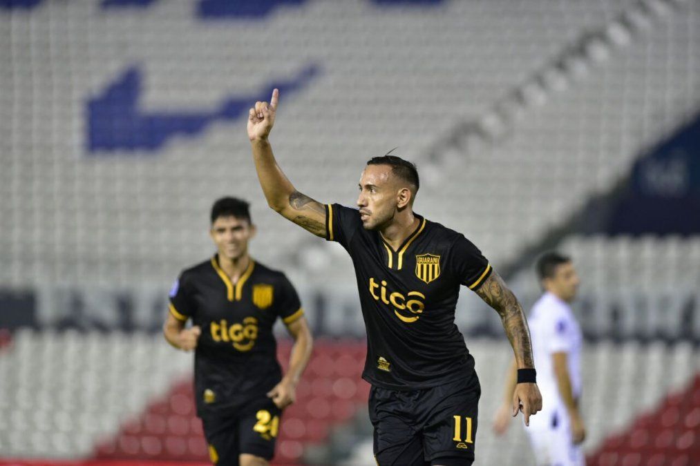 Unión sigue activo en el mercado y quiere a Marcelo Cañete