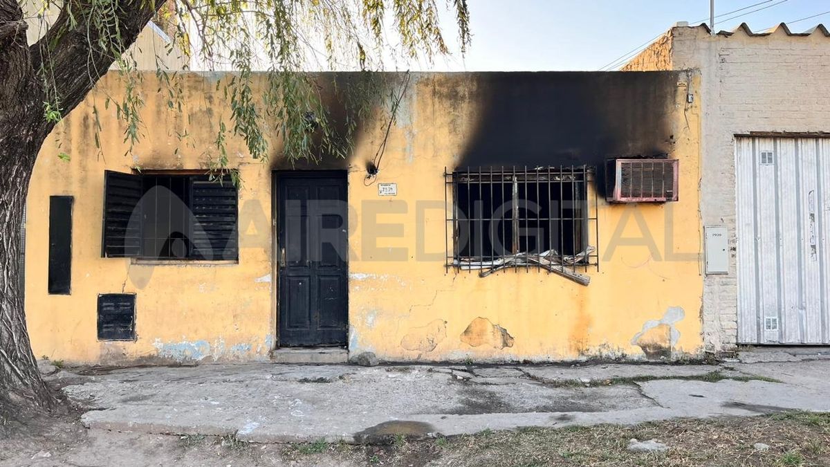 Guadalupe Oeste: robaron, prendieron fuego la casa y escaparon