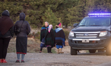 Fueron siete las mujeres mapuches detenidas. Foto: Eugenia Neme. Fueron siete las mujeres mapuches detenidas. Foto: Eugenia Neme.