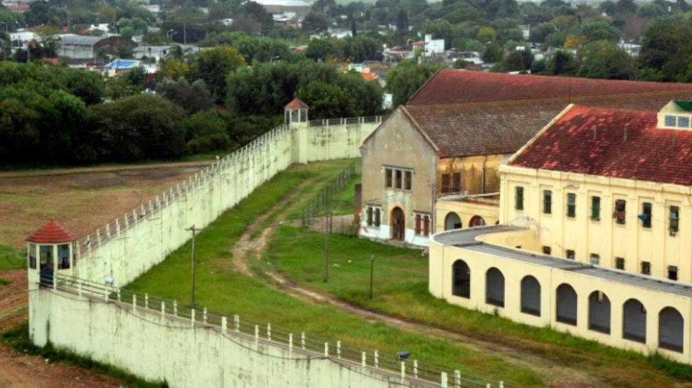 Gresca, intento de suicidio y principio de revuelta en Coronda