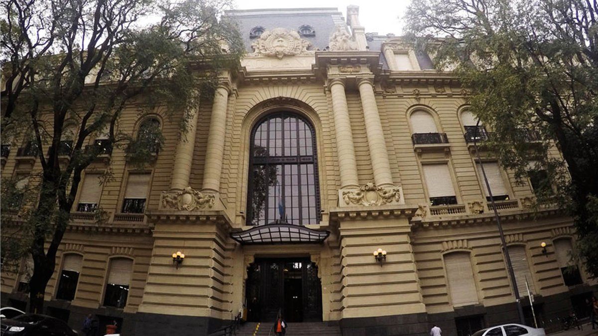 Procesaron a tres exfuncionarios aduaneros del kirchnerismo por contrabando