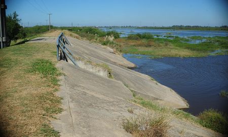 El nuevo paseo Costanera Oeste actuará como eje integrador, facilitando la circulación de este a oeste y de norte a sur. El nuevo paseo Costanera Oeste actuará como eje integrador, facilitando la circulación de este a oeste y de norte a sur.