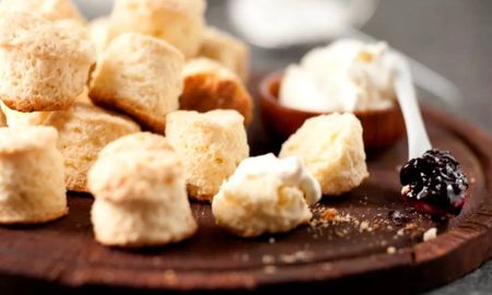 Scones clásicos, by Maru Botana. Scones clásicos, by Maru Botana.