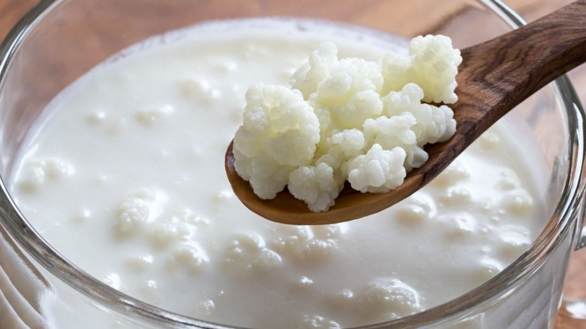 Aunque es un alimento lleno de beneficios, existen algunas personas que deben moderar o evitar su consumo para evitar complicaciones en su estado de salud.