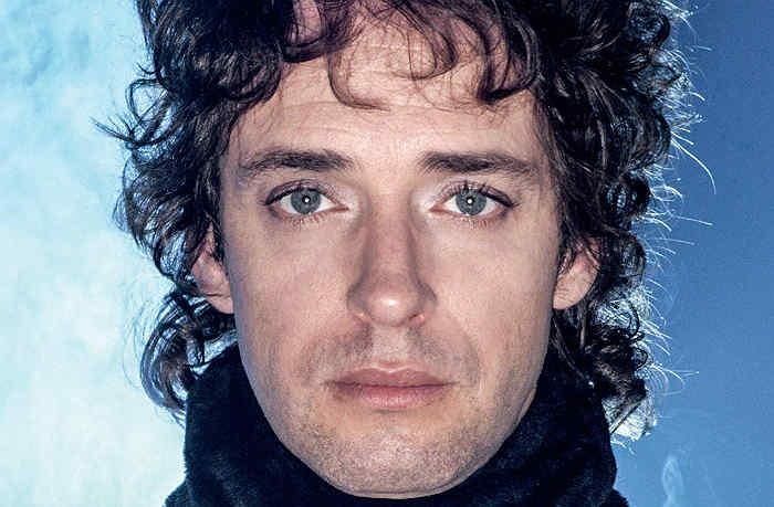 Bocanada es el segundo álbum de estudio solista de Gustavo Cerati, el primero luego de la disolución de Soda Stereo