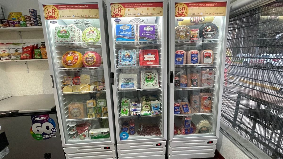 El dueño de una fiambrería contó en AIRE que los vecinos se agrupan para comprar por cantidad y evitar así el precio minorista. El dueño de una fiambrería contó en AIRE que los vecinos se agrupan para comprar por cantidad y evitar así el precio minorista.