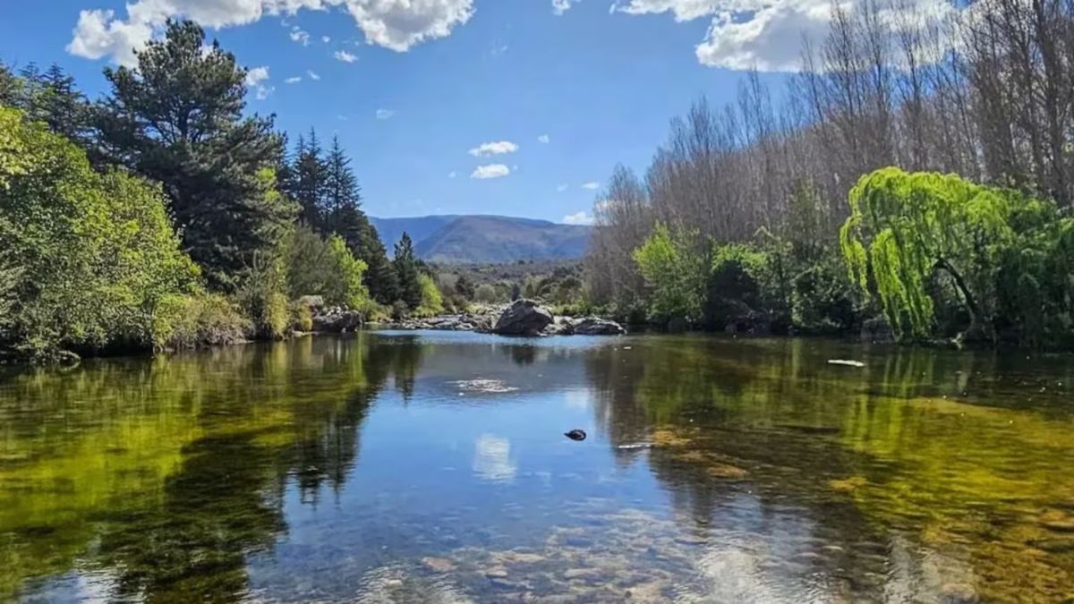 San Clemente es un clásico serrano para disfrutar del mate y el río en verano. San Clemente es un clásico serrano para disfrutar del mate y el río en verano.