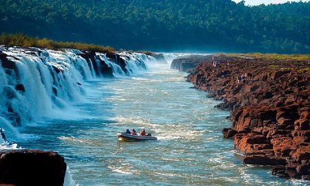 Ubicado en Misiones, este parque sorprende con su belleza y su impactante formación geológica. Ubicado en Misiones, este parque sorprende con su belleza y su impactante formación geológica.