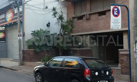 El robo se produjo el domingo cerca de la medianoche El robo se produjo el domingo cerca de la medianoche