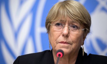 Bachelet pidió a todos los países que utilicen su influencia para apaciguar la situación y reactivar el proceso de paz en Afganistán. Bachelet pidió a todos los países que utilicen su influencia para apaciguar la situación y reactivar el proceso de paz en Afganistán.