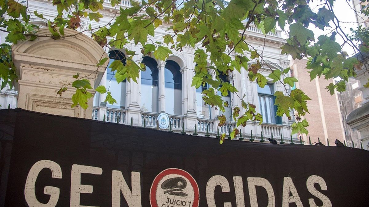 La dictadura de los genocidas Jorge Rafael Videla y Luciano Benjamín Menéndez