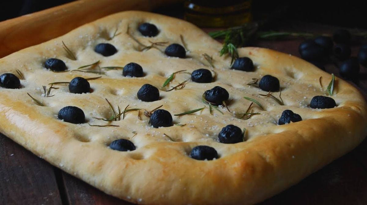 Focaccia de aceitunas o nuez