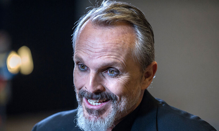 El famoso cantante Miguel Bosé ha causado polémica por anunciar el fin de la pandemia en un programa argentino. El famoso cantante Miguel Bosé ha causado polémica por anunciar el fin de la pandemia en un programa argentino.