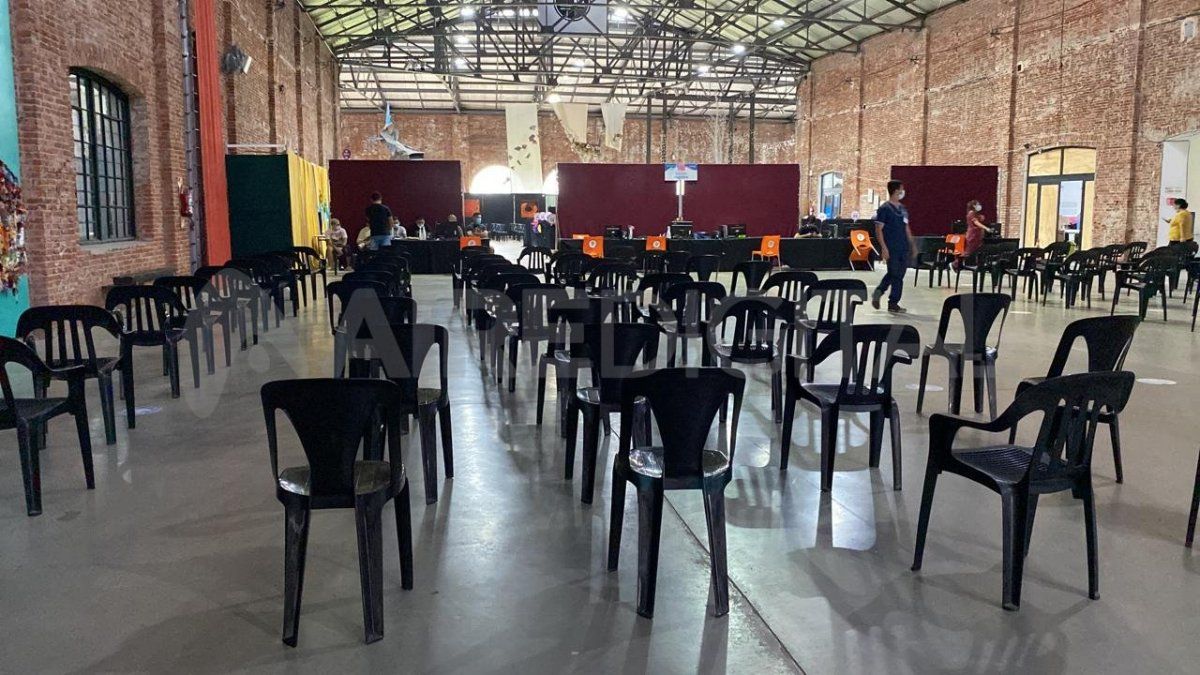 El vacunatorio de La Redonda trabajará hasta este miércoles a las 15. 