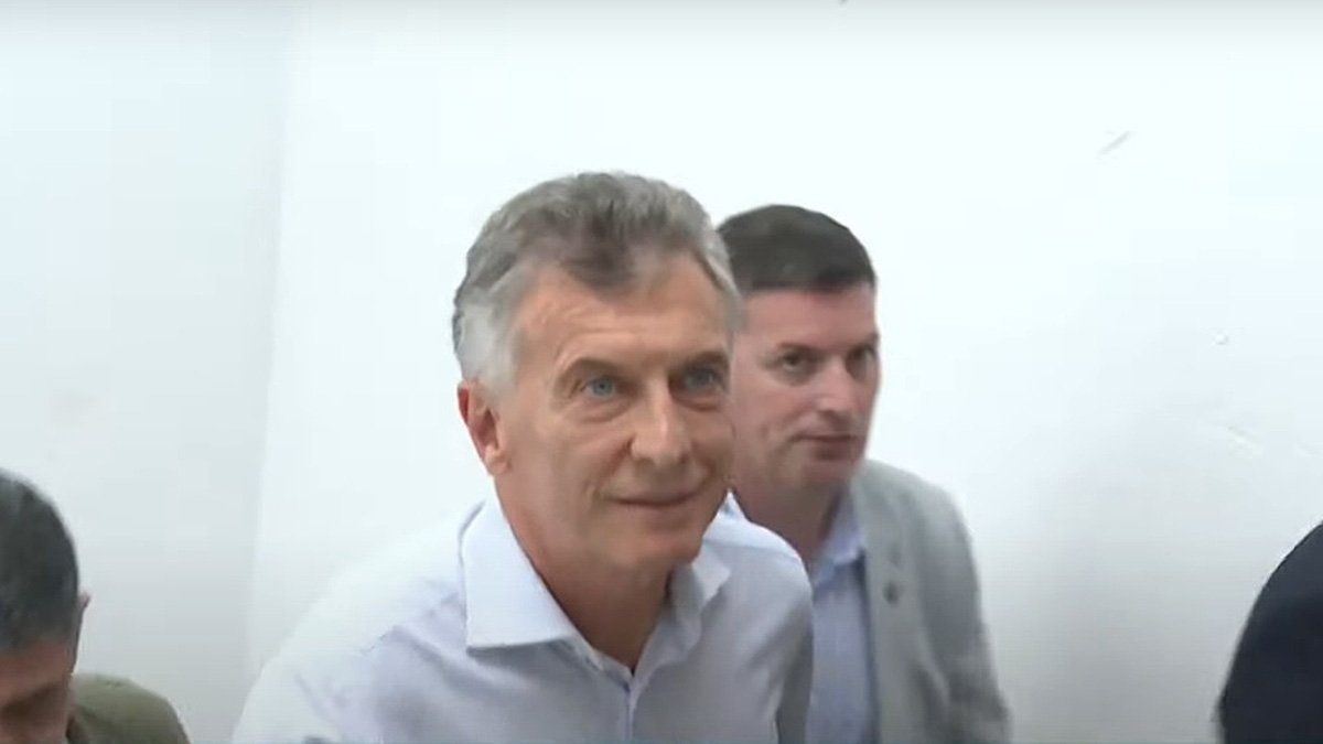 Imágenes de Macri este jueves en Dolores, antes de declarar.