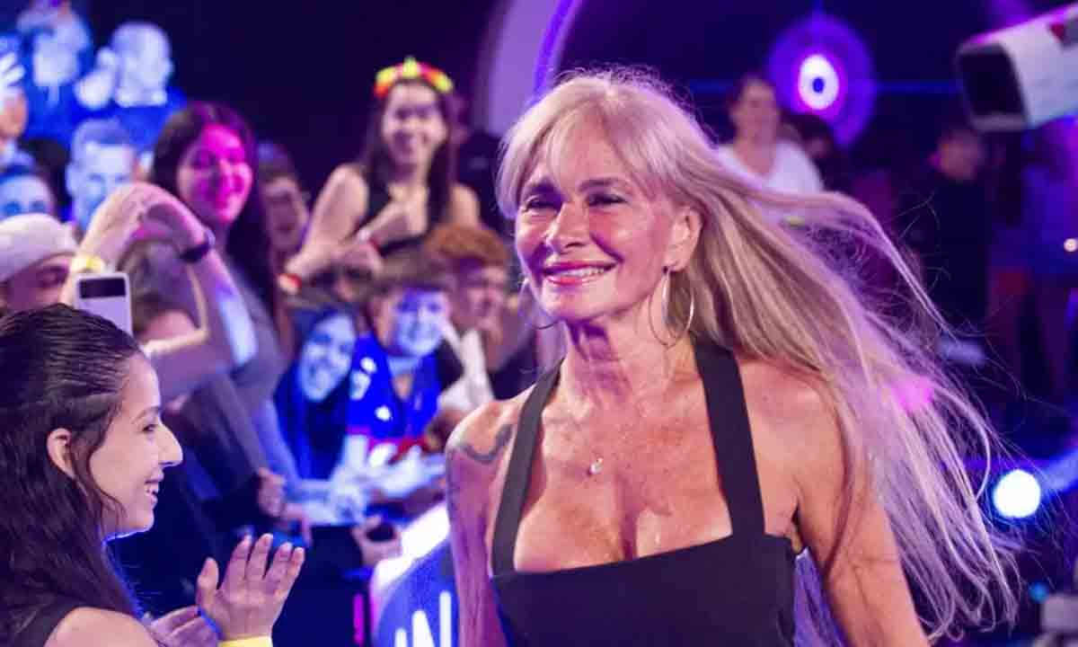 Gran Hermano: Isabel se cambió en vivo y se le vio todo