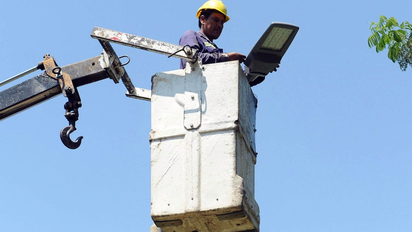 Cómo es el plan de alumbrado público que lanzó la Municipalidad de Santa Fe: plazos y detalles de las obras