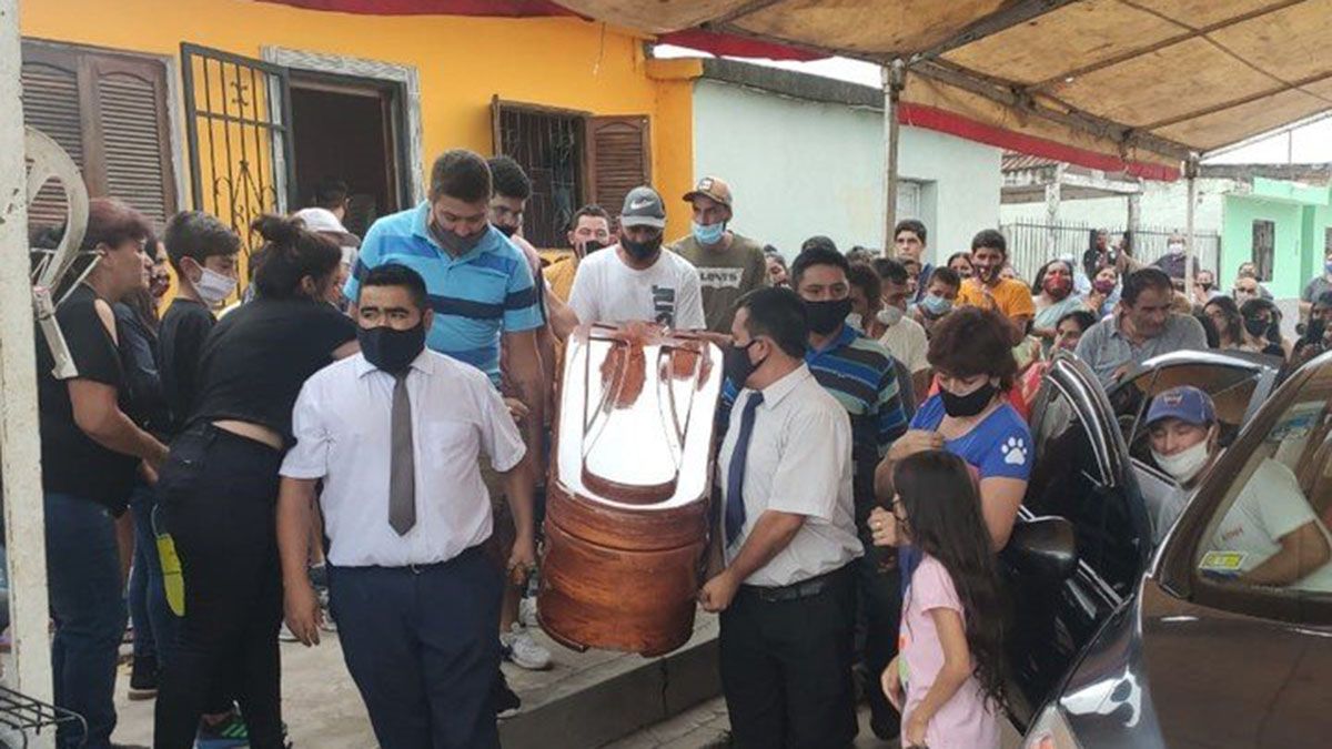 Miles de personas pasaron por la casa de Abigail Jiménez del barrio San Martín.