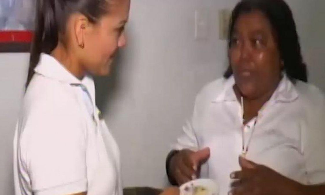 La mujer admitió que no sabía cómo reaccionar ante tamaña aparición pero que igualmente la arepa será consumida como alimento.