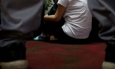 Durante la etapa investigativa, el fiscal sostuvo que la conducta del imputado fue establecida, en primer lugar, a través de la denuncia de la madre de la víctima, radicada en marzo de 2019, luego de tomar conocimiento de que su hija de 16 años cursaba un embarazo que sería producto de un abuso por parte del acusado. Durante la etapa investigativa, el fiscal sostuvo que la conducta del imputado fue establecida, en primer lugar, a través de la denuncia de la madre de la víctima, radicada en marzo de 2019, luego de tomar conocimiento de que su hija de 16 años cursaba un embarazo que sería producto de un abuso por parte del acusado.