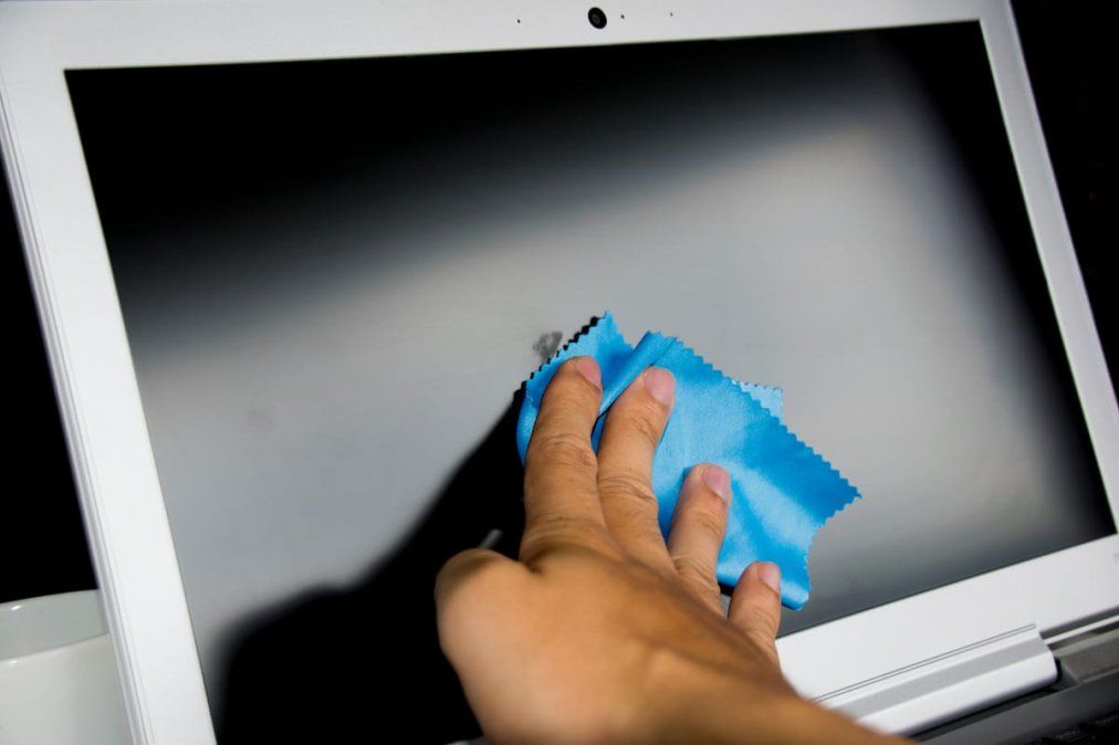 Cómo limpiar la pantalla de la notebook