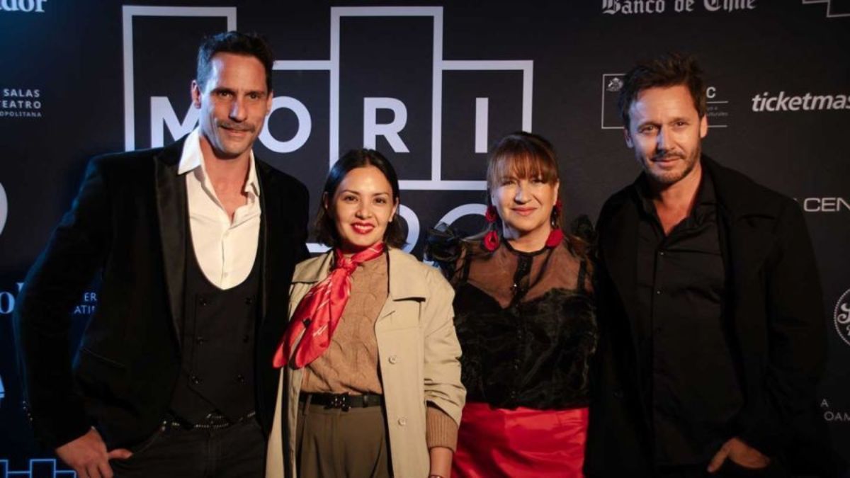 Benjamín Vicuña fundó el proyecto junto a Gonzalo Valenzuela para fomentar el teatro independiente en Chile. Benjamín Vicuña fundó el proyecto junto a Gonzalo Valenzuela para fomentar el teatro independiente en Chile.