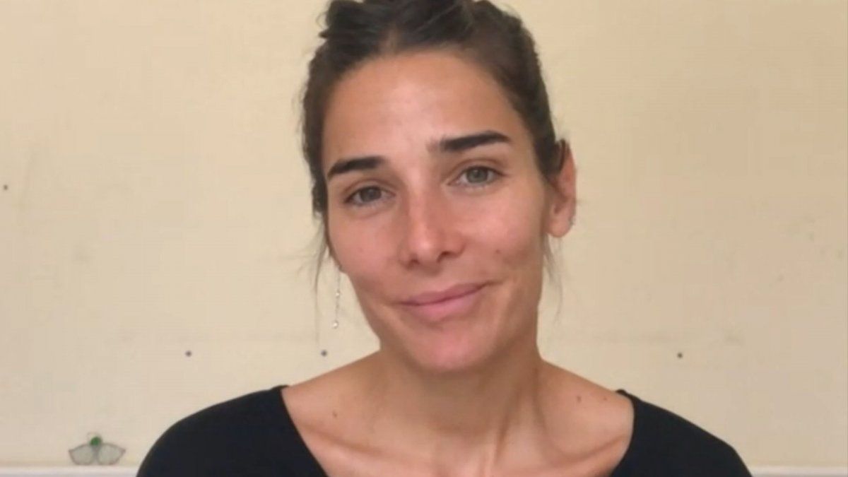 Juana Viale mostró su peculiar look para tomar sol y la trataron de crota