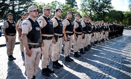 Comenzó el Plan Bandera en Rosario contra el narcotráfico. Comenzó el Plan Bandera en Rosario contra el narcotráfico.