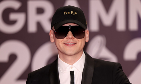 Entre adolescentes, la gorra también es símbolo de pertenencia e identidad grupal. Entre adolescentes, la gorra también es símbolo de pertenencia e identidad grupal.