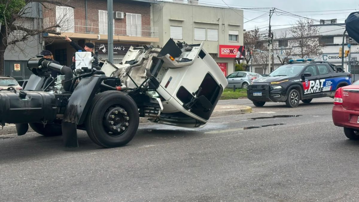 El accidente ocurrió en avenida López y Planes y Perú, en el norte de la ciudad de Santa Fe.