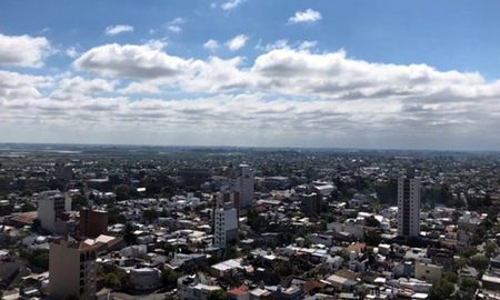 Sol y nubes este viernes en la ciudad de Santa Fe. Sol y nubes este viernes en la ciudad de Santa Fe.