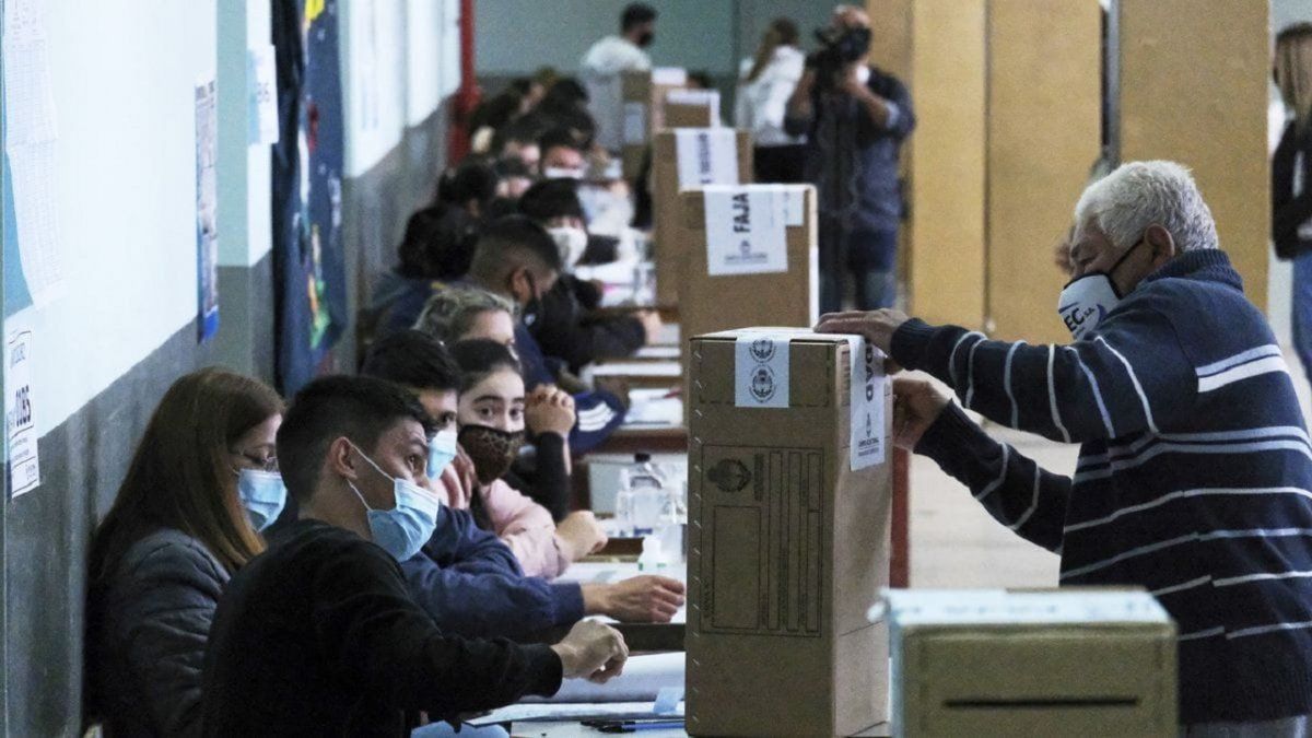 Las limitaciones rigen desde las 48 horas previas a la votación. Las limitaciones rigen desde las 48 horas previas a la votación.