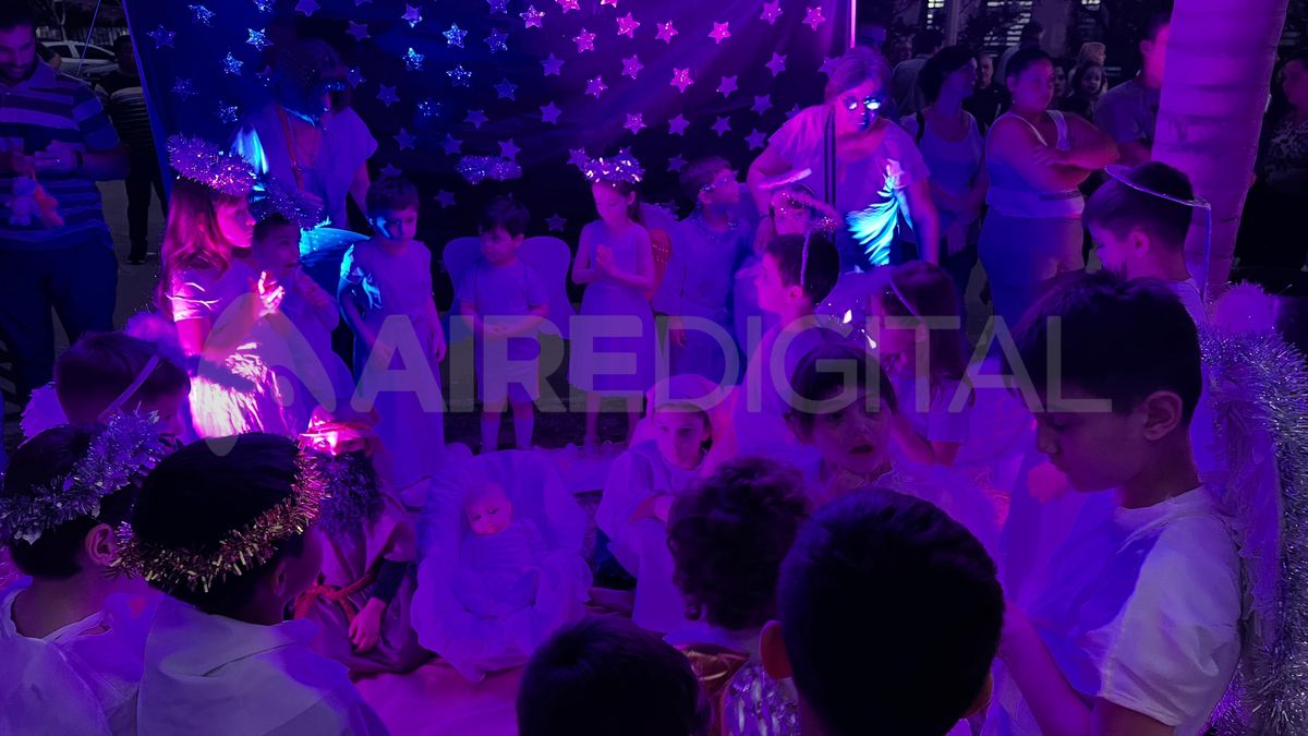 El evento estuvo acompañado de un pesebre viviente. El evento estuvo acompañado de un pesebre viviente.