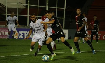 Colón derrotó 1-0 a Cipolletti y avanzó a 16avos. de la Copa Argentina, donde enfrentará a Argentinos Juniors. Colón derrotó 1-0 a Cipolletti y avanzó a 16avos. de la Copa Argentina, donde enfrentará a Argentinos Juniors.