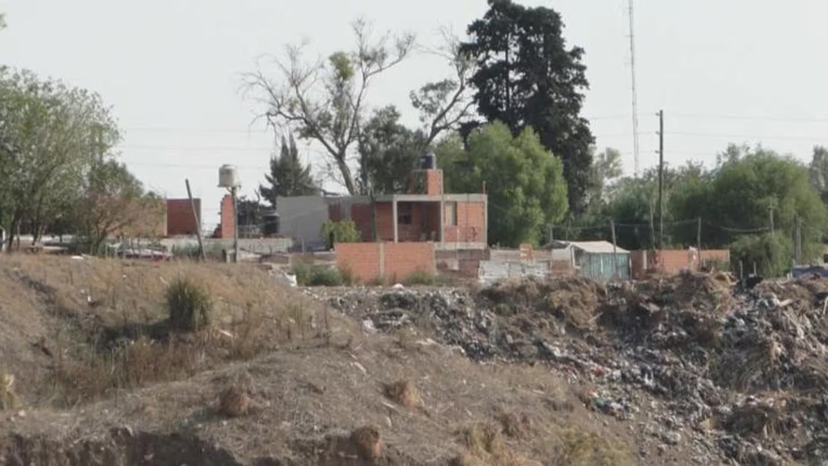 Tragedia en La Plata: tres personas fallecen ahogadas en una cantera