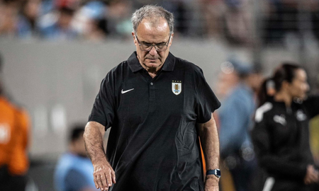 Marcelo Bielsa fue suspendido por la Conmebol y no dirigirá a Uruguay vs. Estados Unidos. Marcelo Bielsa fue suspendido por la Conmebol y no dirigirá a Uruguay vs. Estados Unidos.