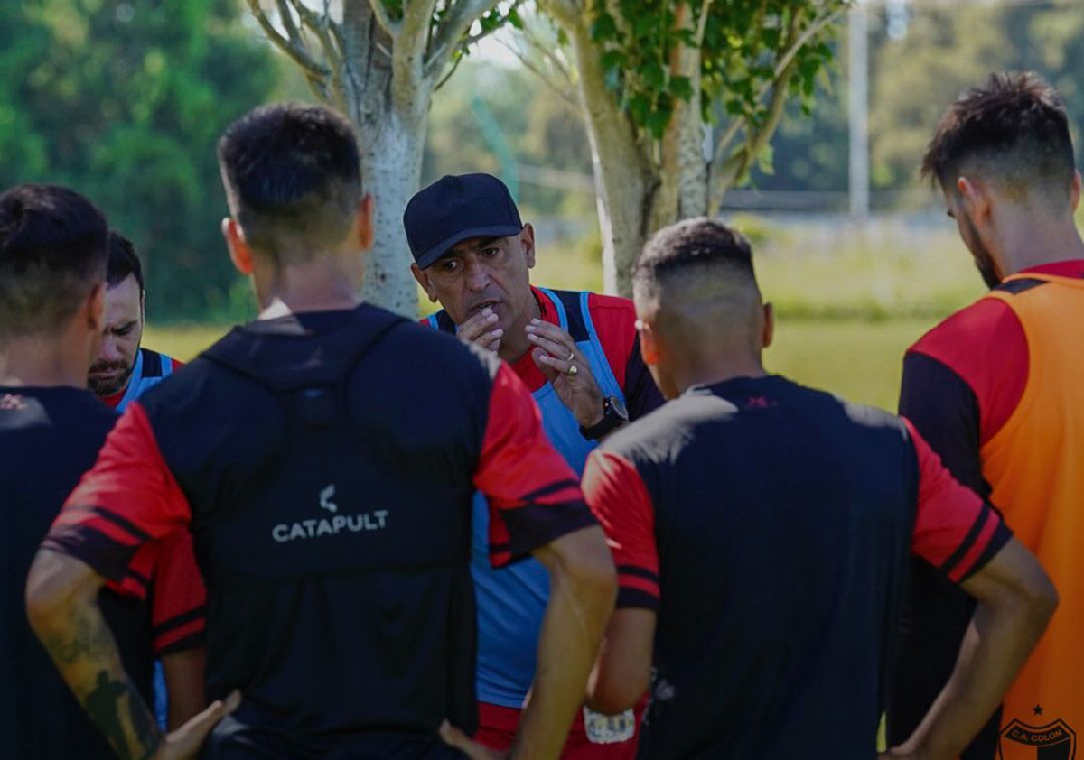 Delfino lo limpió de Colón y fue presentado en su nuevo club: Zurbriggen se fue a Guillermo Brown.