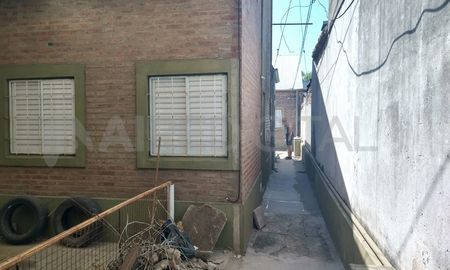 Los vecinos de los departamentos que comparten el terreno debieron mudarse temnporalmente porque el olor hacía imposible permanecer en el lugar. Los vecinos de los departamentos que comparten el terreno debieron mudarse temnporalmente porque el olor hacía imposible permanecer en el lugar.