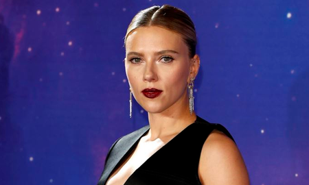 John Berlinski, el abogado que lleva el caso de Scarlett Johansson, anticipó que la acción legal de su cliente podría desencadenar más demandas contra Disney. Y es que, como se mencionó en un principio, una parte del salario de los actores está sujeto al éxito del filme en la taquilla. John Berlinski, el abogado que lleva el caso de Scarlett Johansson, anticipó que la acción legal de su cliente podría desencadenar más demandas contra Disney. Y es que, como se mencionó en un principio, una parte del salario de los actores está sujeto al éxito del filme en la taquilla.
