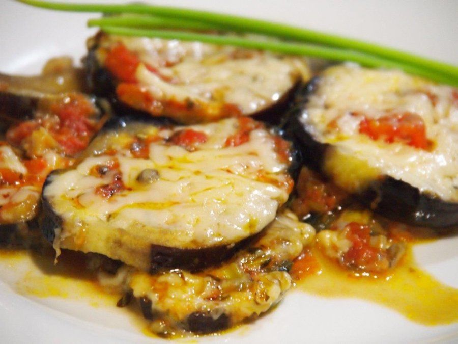 Berenjenas a la napolitana para disfrutar de una comida sabrosa y saludable.&nbsp;