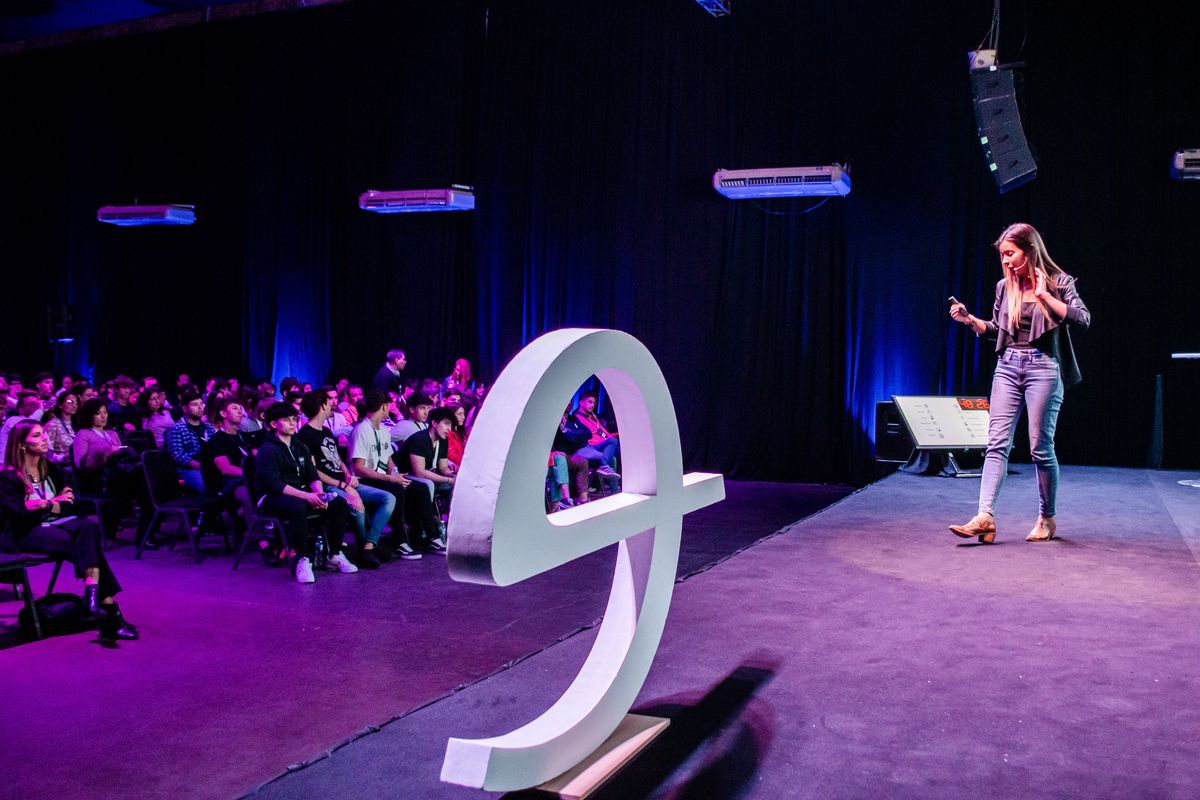 Experiencia Endeavor es un espacio ideal para el networking. Experiencia Endeavor es un espacio ideal para el networking.