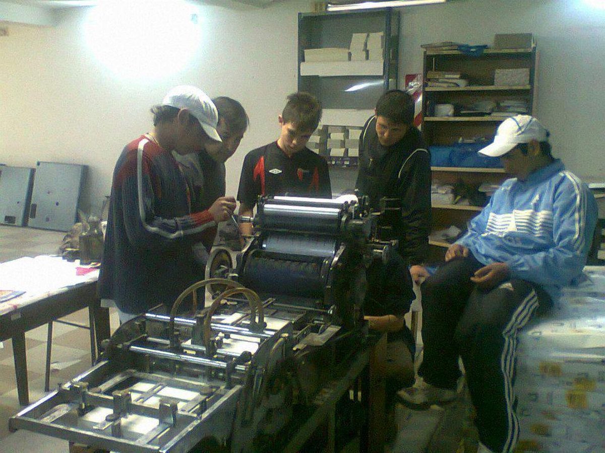 Enseñanza de salidas laborales para los más jóvenes en el Juanito Laguna. Enseñanza de salidas laborales para los más jóvenes en el Juanito Laguna.