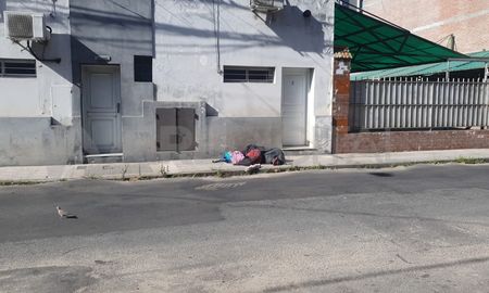 El móvil de AIRE estuvo en el lugar, donde se esperaba que lleguen equipos del municipio para asistir a esta familia. El móvil de AIRE estuvo en el lugar, donde se esperaba que lleguen equipos del municipio para asistir a esta familia.
